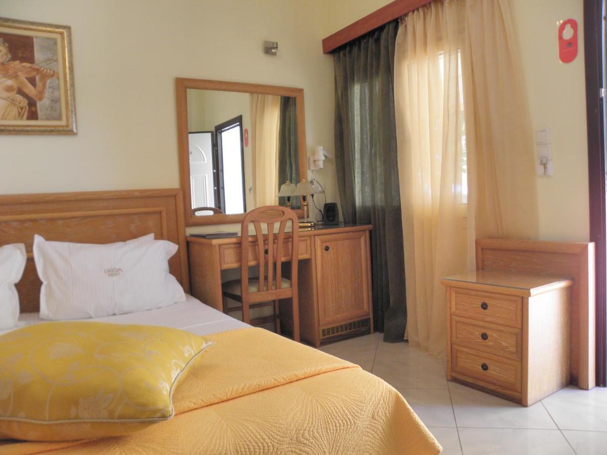 Irida Beach Resort Suites Kyparissia Exterior foto