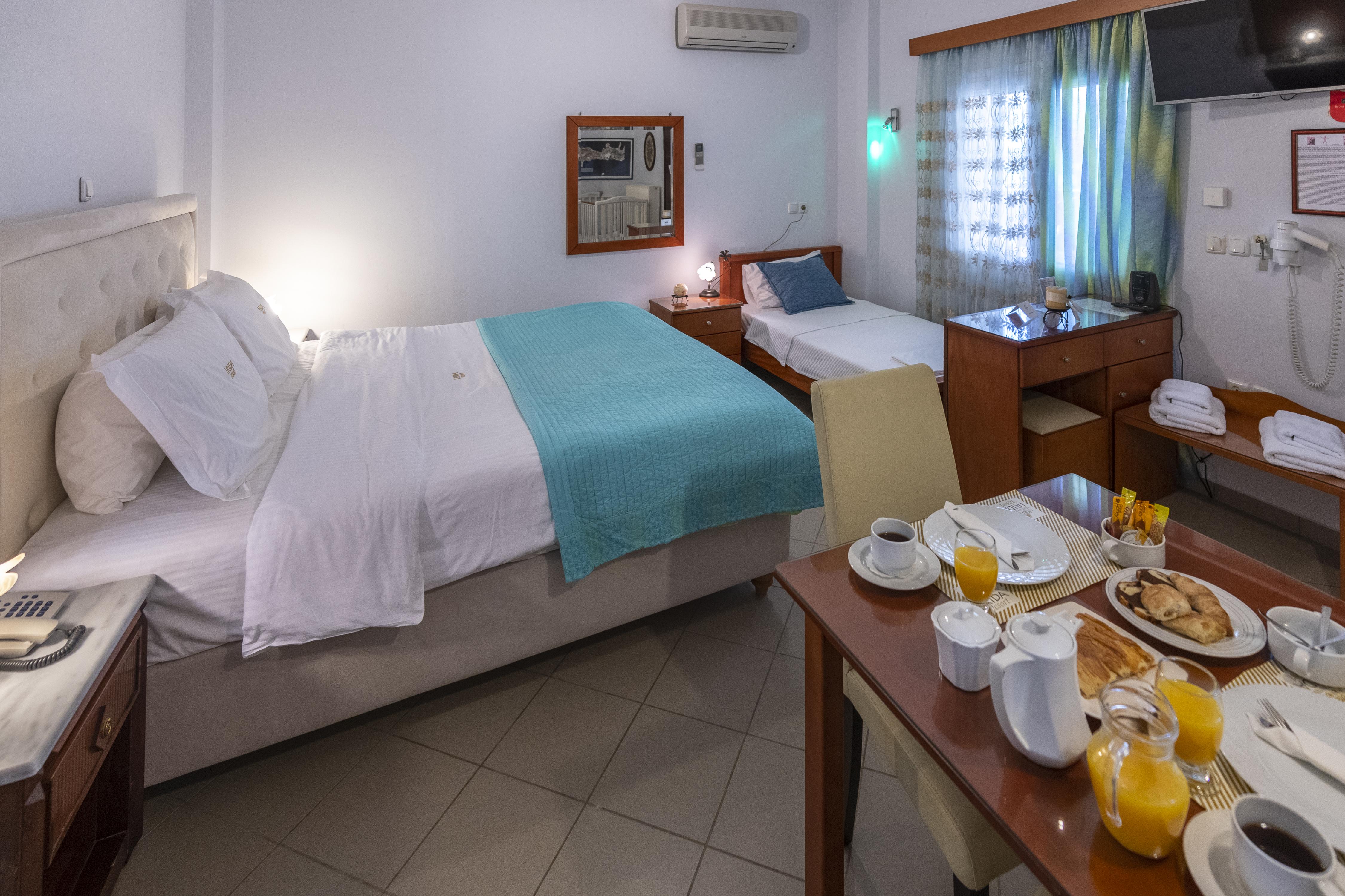 Irida Beach Resort Suites Kyparissia Exterior foto