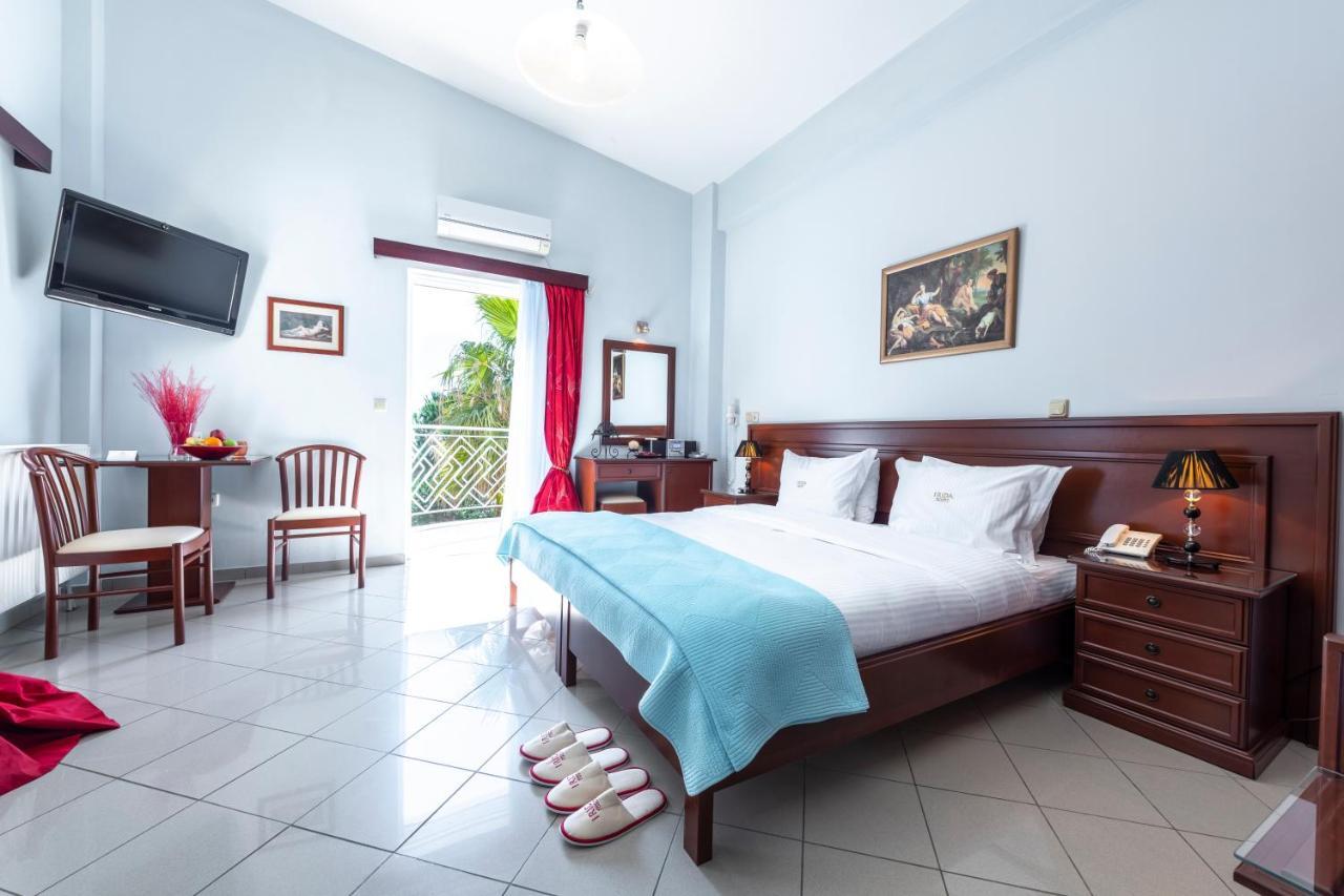 Irida Beach Resort Suites Kyparissia Exterior foto