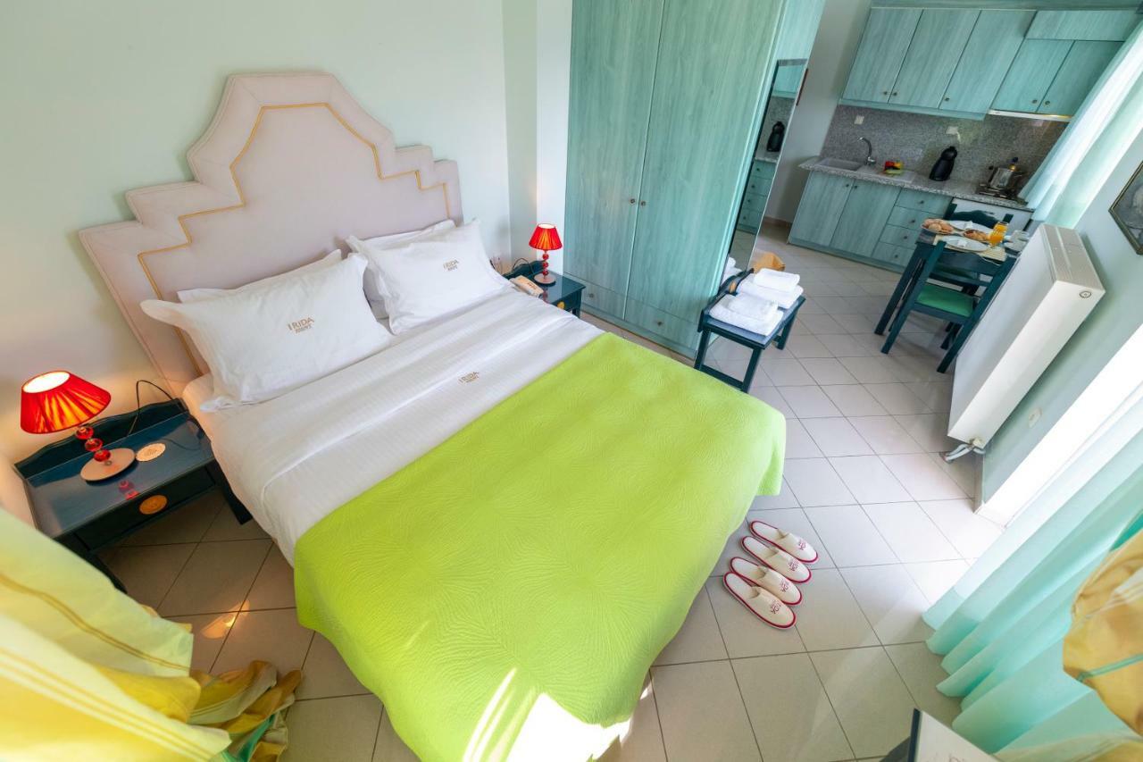 Irida Beach Resort Suites Kyparissia Exterior foto